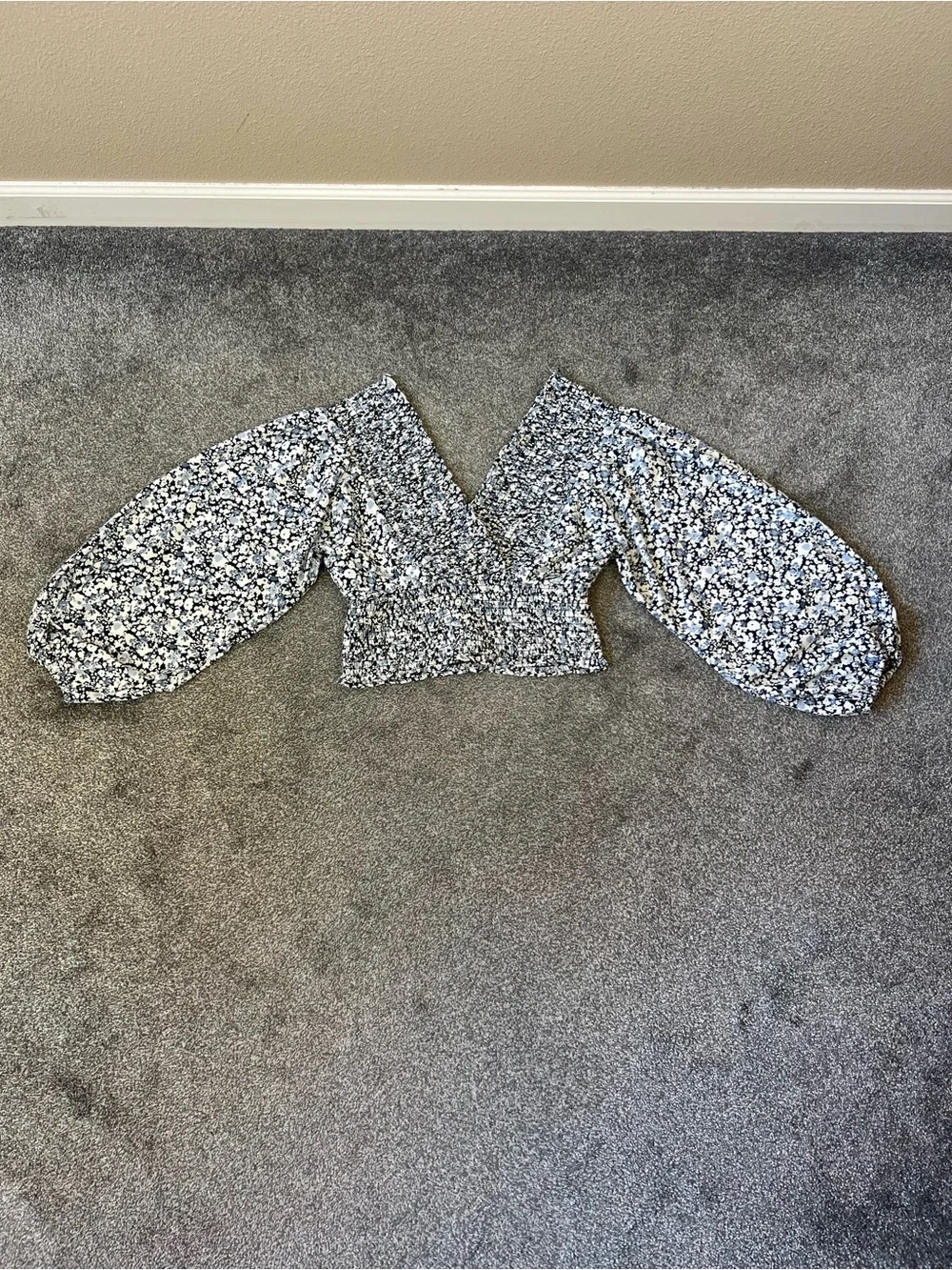 Abercrombie floral smocked puff sleeve top